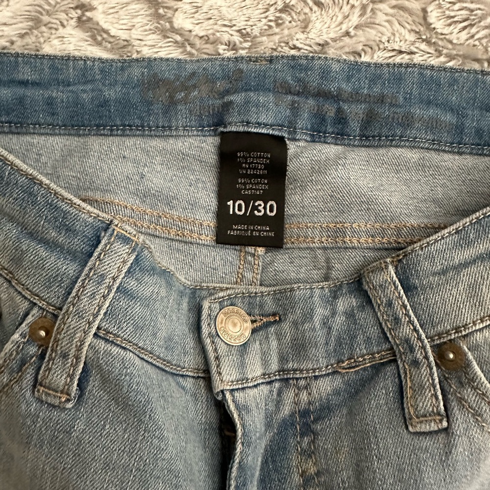 Mossimo Mid Rise Bermuda Shorts - Picture 3 of 4